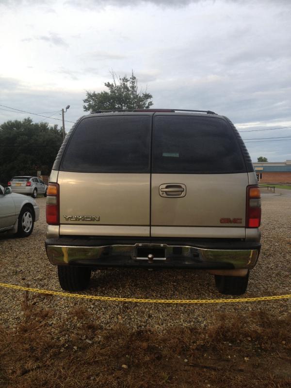 GMC Yukon 2002 photo 4