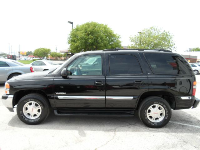 GMC Yukon 2002 photo 1