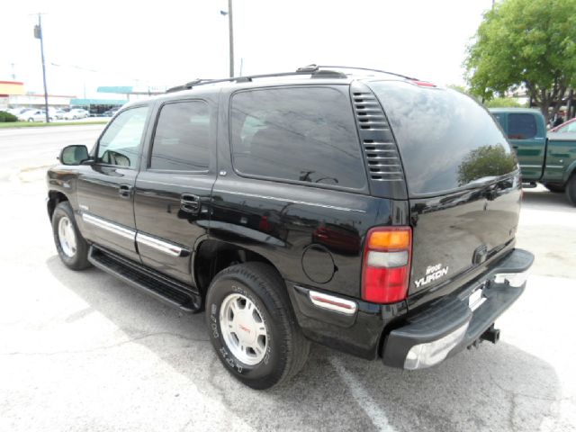 GMC Yukon 2002 photo 3