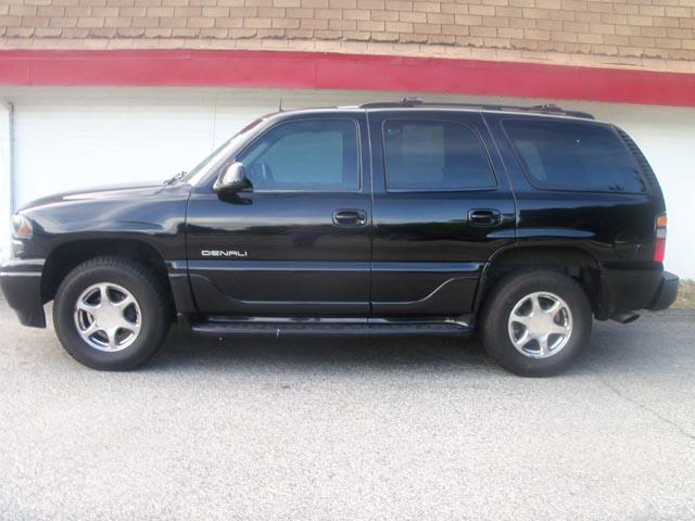 GMC Yukon 2002 photo 1