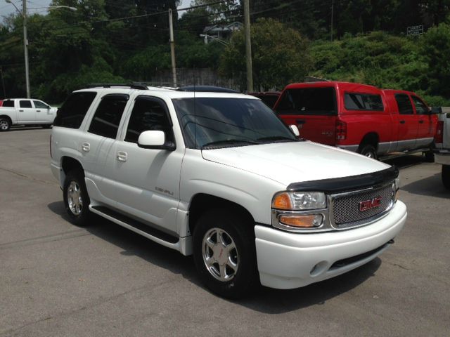 GMC Yukon 2002 photo 3