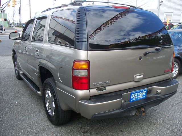 GMC Yukon 2003 photo 1