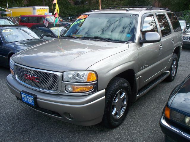 GMC Yukon 2003 photo 3