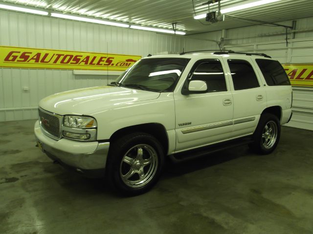 GMC Yukon 2003 photo 2