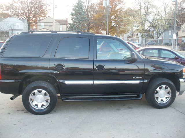 GMC Yukon 2003 photo 3