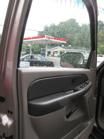 GMC Yukon Ram 3500 Diesel 2-WD SUV