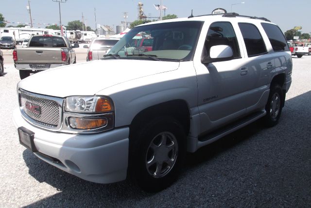 GMC Yukon 2003 photo 4