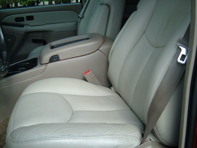 GMC Yukon 2003 photo 2