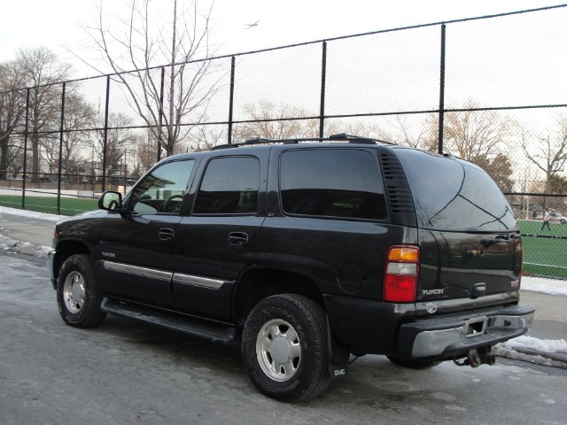 GMC Yukon 2003 photo 3