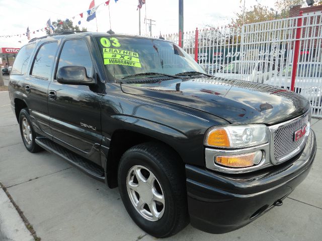 GMC Yukon 2003 photo 1