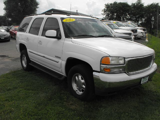 GMC Yukon 2003 photo 2
