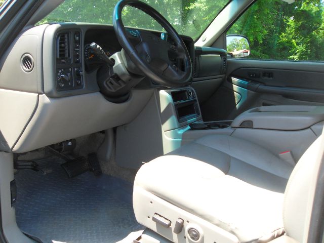 GMC Yukon 2003 photo 1