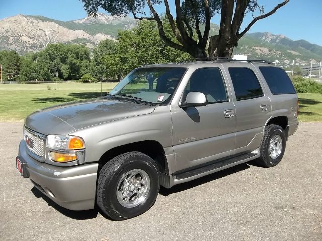 GMC Yukon 2003 photo 1