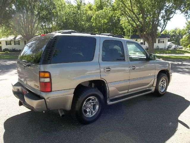 GMC Yukon 2003 photo 4