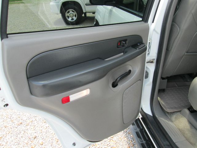 GMC Yukon 2003 photo 2