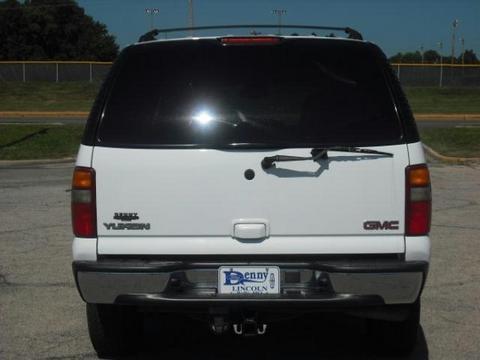 GMC Yukon 2003 photo 2
