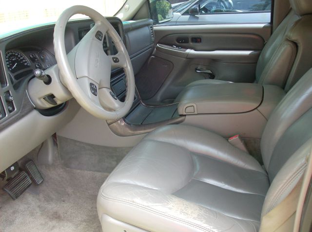 GMC Yukon 2003 photo 1