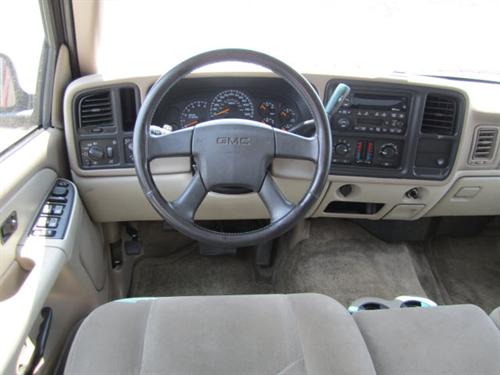 GMC Yukon 2003 photo 2
