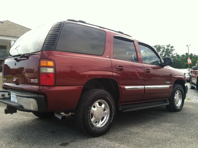 GMC Yukon 2003 photo 2