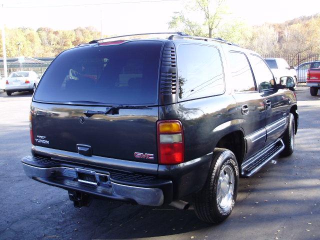 GMC Yukon 2003 photo 3