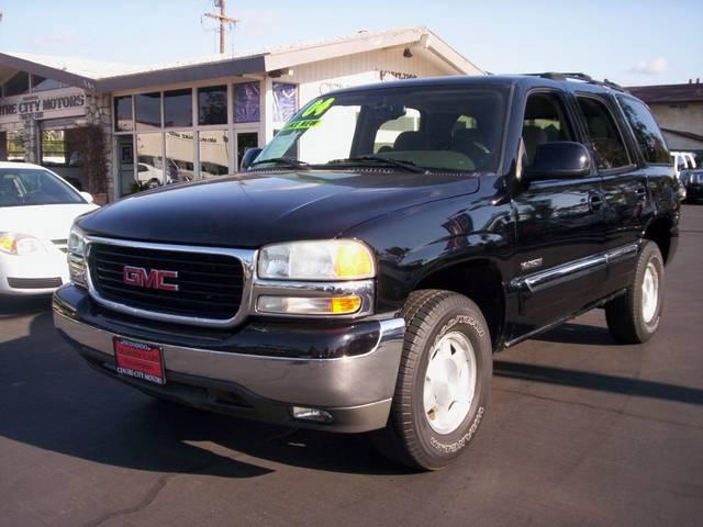 GMC Yukon 2004 photo 1