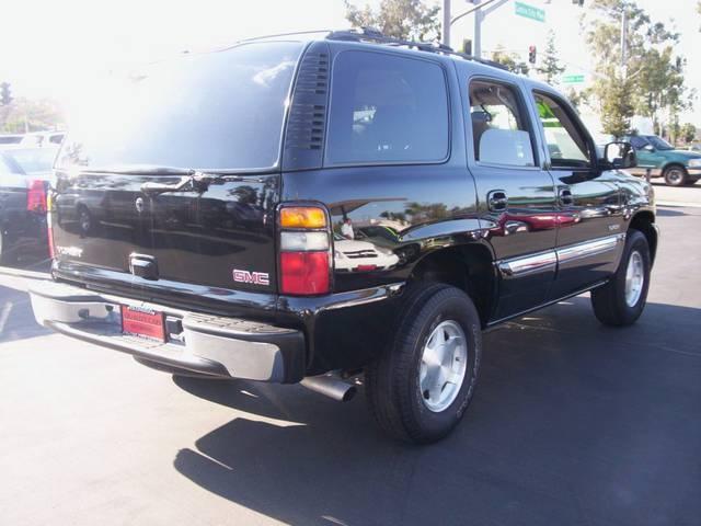 GMC Yukon 2004 photo 2