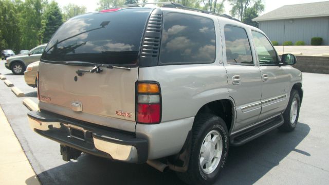 GMC Yukon 2004 photo 1