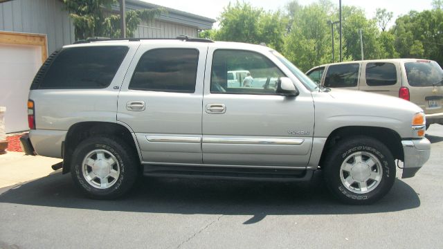 GMC Yukon 2004 photo 3