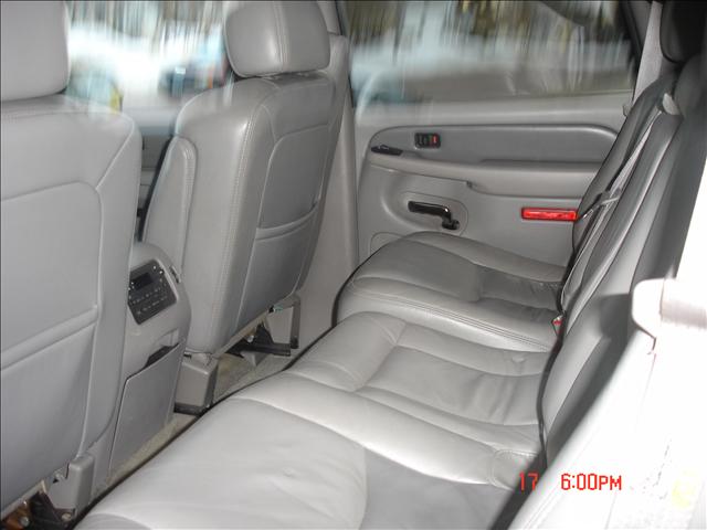 GMC Yukon 2004 photo 2