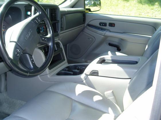 GMC Yukon 2004 photo 2
