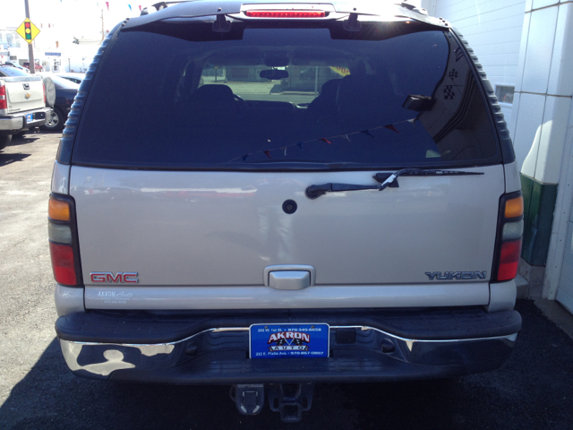 GMC Yukon 2004 photo 1