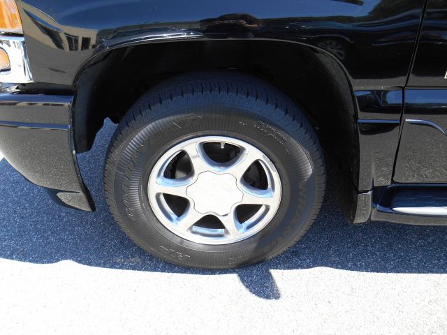 GMC Yukon 2004 photo 4