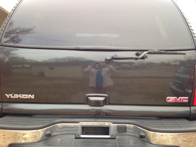 GMC Yukon 2004 photo 2