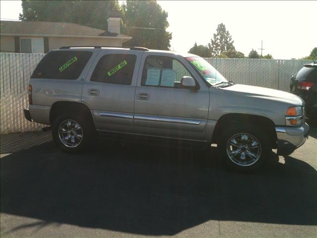 GMC Yukon 2004 photo 2