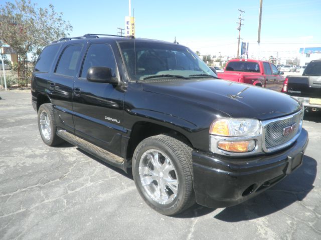 GMC Yukon 2004 photo 4