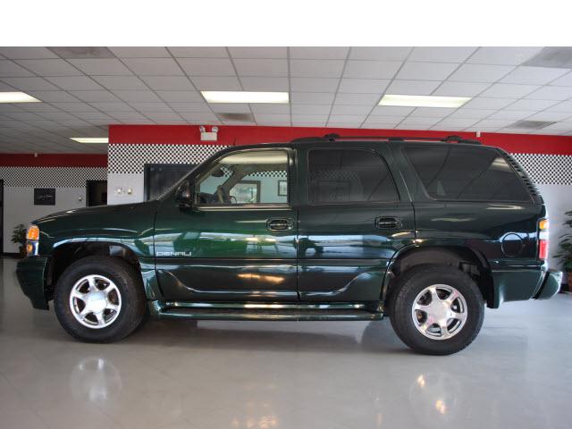 GMC Yukon 2004 photo 3