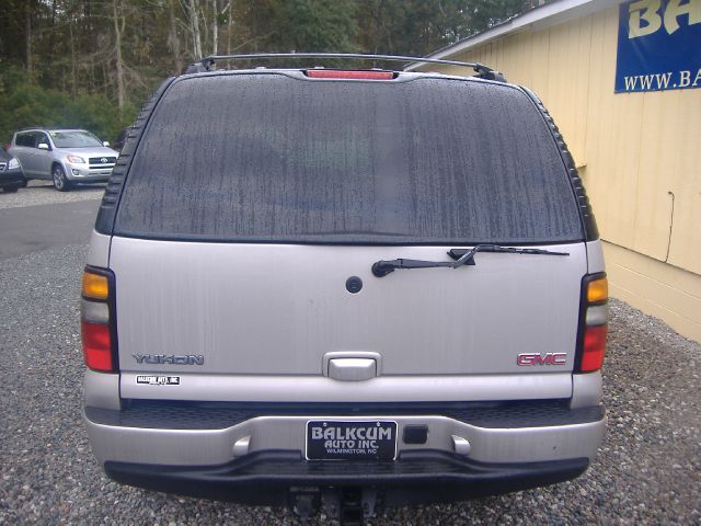GMC Yukon 2004 photo 2