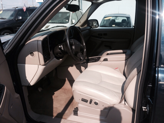 GMC Yukon 2004 photo 1