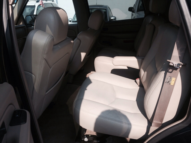 GMC Yukon 2004 photo 3