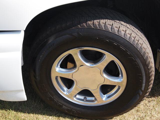 GMC Yukon 2004 photo 3