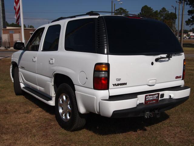GMC Yukon 2004 photo 4