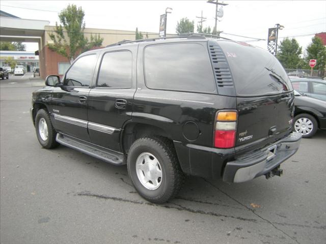 GMC Yukon 2004 photo 2
