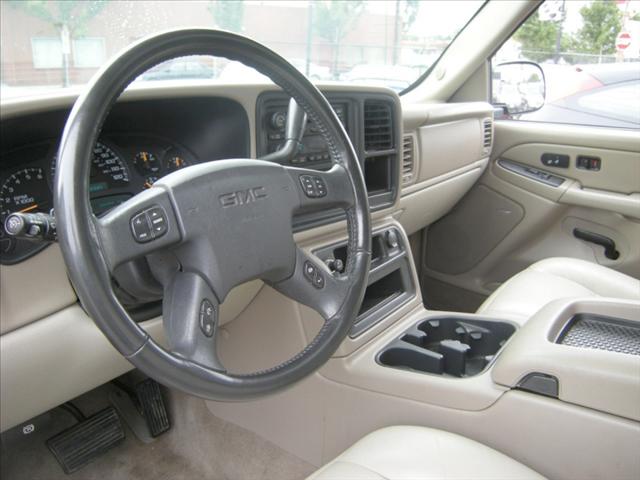 GMC Yukon 2004 photo 3