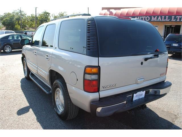 GMC Yukon 2004 photo 2