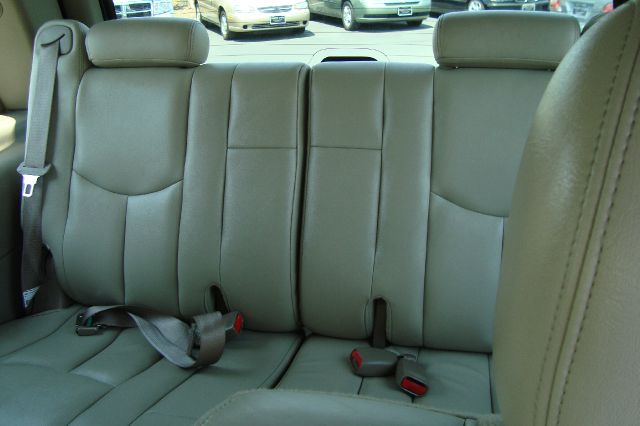 GMC Yukon 2004 photo 2