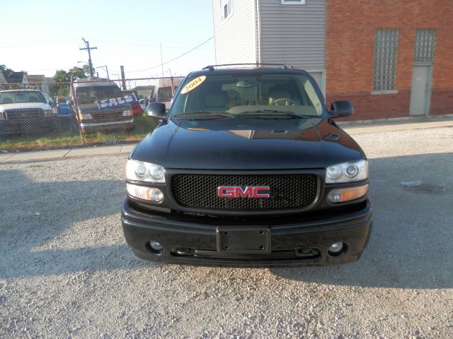 GMC Yukon 2004 photo 1