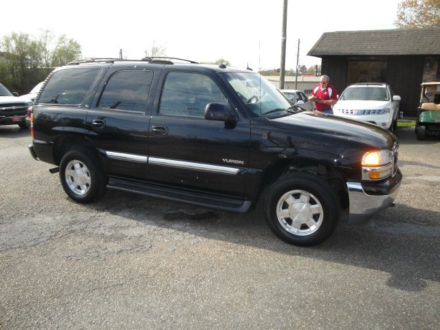 GMC Yukon 2004 photo 1
