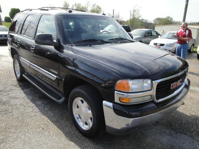 GMC Yukon 2004 photo 2