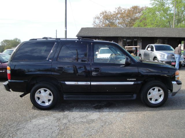 GMC Yukon 2004 photo 4
