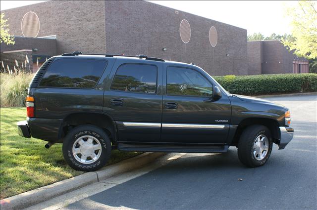 GMC Yukon 2004 photo 3